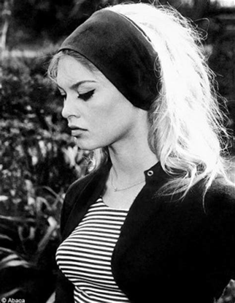 The woman known for her modeling, acting and singing efforts traded. Icônes indémodables ~ Fée de Luxe