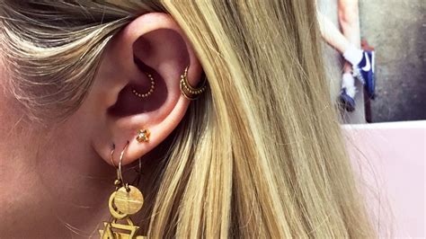 Pro Tips For Piercing Your Ears Teen Vogue