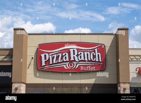 Crystal Minnesota July 21 2019 Exterior Of A Pizza Rach Pizza