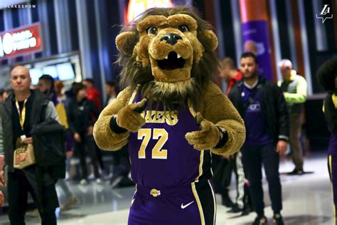 Lakers Mascot 2019 College Sport Dog Mascot Costume Cartoon Mascot