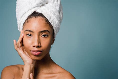 Dare To Bare Real Women Discuss Going Bare Faced No Makeup The Soothe