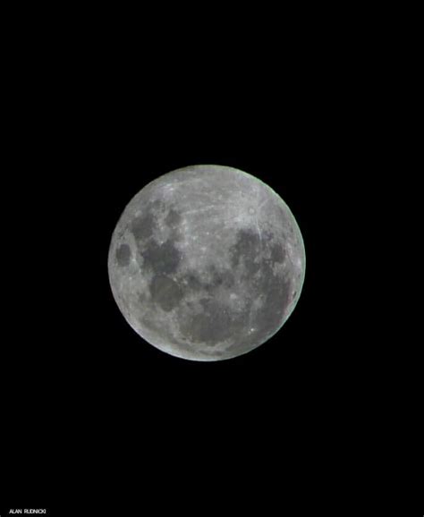 398 432 km 247 574 mi view angle: The Brilliantly Bright Blue Blood Super Full Moon, 31 ...