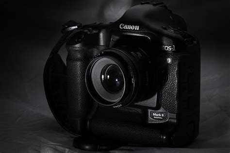 The only thing to watch out for is that the. Canon 1dx Mark ii Review | Dslr camera, Camera, Camera ...