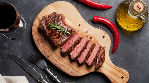 Take Your Steak Cooking Skills To The Next Level With 9 Simple Tips