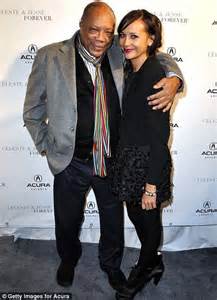 'congrats to rashida jones!!' the los angeles native, 44, said in. Actress Rashida Jones publicly urges John Travolta to ...