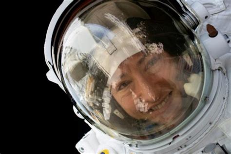 382 Hari Di Luar Angkasa Astronot As Berhasil Kembali Ke Bumi