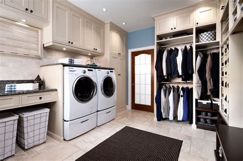 Modern wallcovering graham and brown. Mastering the messy mudroom! | EiEiHome