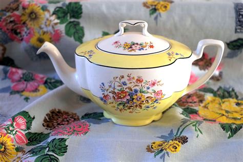 Striking Bright Yellow Pareek Teapot By Johnson Bros England Tea