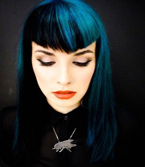 While most people cut their bangs straight, they may also shape them in an arc, leave them ragged or ruffled. pointed fringe - Google Search | Dark blue hair, Fringe ...