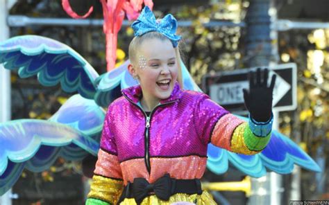Jojo Siwa Showered With Support After Seemingly Coming Out