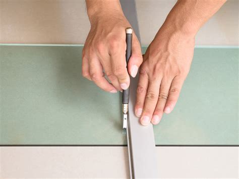 How To Cut Glass In 5 Easy Steps