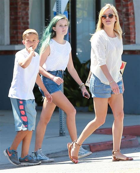 Reese Witherspoon W Daughter Ava And Son Deacon Father Ryan
