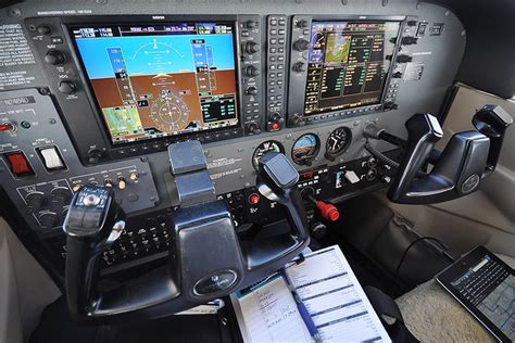 Cessna 172sp cockpit photograph by lamyl hammoudi. Cessna 172 Cockpit (N2464D) | Flickr - Photo Sharing!