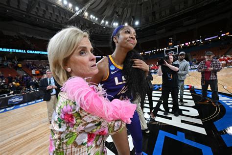 Video Of Angel Reese Kim Mulkey Going Viral After LSU Win The Spun