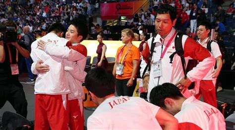 May 16, 2021 · 体操の東京五輪代表選考会を兼ねた個人総合のnhk杯は16日、長野市ビッグハットで男子が行われ、4月の全日本選手権覇者で19歳の橋本大輝が合計259.530点で初優勝し、0.136点差で2位の萱和磨とともに五輪の団体総合メンバーに決まった。 男子団体総合「銅」 世界体操、18歳・橋本 悔し涙 - 読んで見 ...