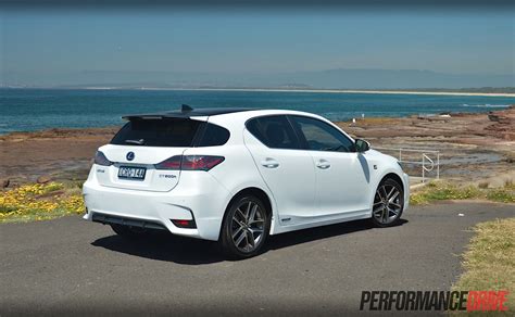 Února 2006 a vysílá přenosy ze sportovních akcí. Lexus CT 200h F Sport review (video) | PerformanceDrive