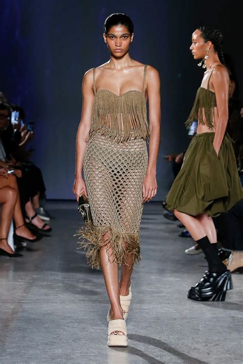 Vestidos De Moda Para Primavera Verano 2023 Todos Los Diseños En Tendencia Vogue