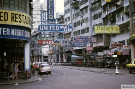 20 Cool Snaps That Capture Wanchai Bars In Hong Kong From The 1970s