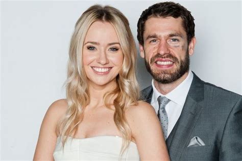 The former katie sugden actress, 33, has traded her long blonde locks for a much shorter style cut above the. Emmerdale's Sammy Winward GLAD Katie Sugden's dead as she ...
