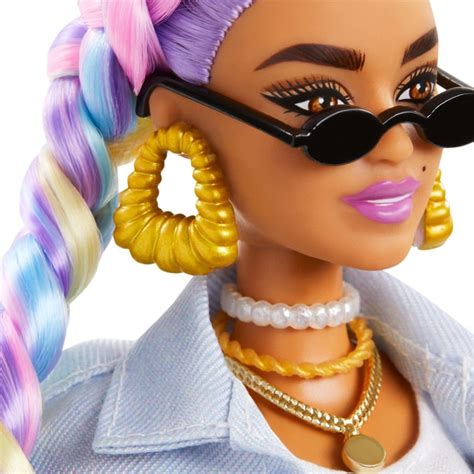 Barbie Extra Articulated Doll With Coloured Plaits Fashion Accessories
