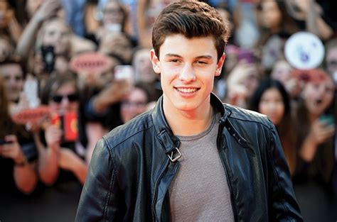 Shawn Mendes Announces Handwritten Revisited With New