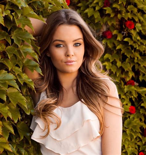 Tudj meg róla mindent és barátkozz a többi rajongóval! Miss Hongrie, Rebeka Karpati : Miss Univers : les ...