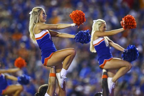 Florida Cheerleader Is Going Viral Ahead Of Thursdays Season Opener