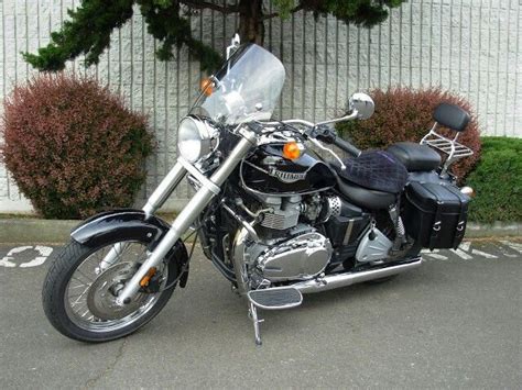 Triumph bonneville america (to 2003); 2006 Triumph America with floorboards | Motos