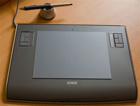 Wacom interactive pen displays and drawing tablets allow everyone, from amateur artists to professionals, to express their creativity through digital media. hardware recommendation - I'm using two monitors and ...
