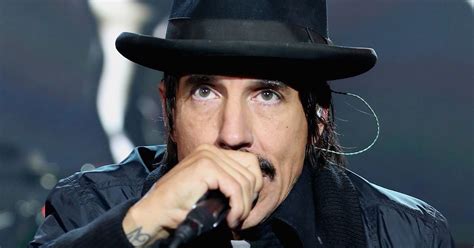 Red Hot Chili Peppers Cancel Gig As Singer Anthony Kiedis Rushed To