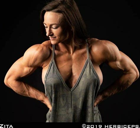 Pin By Sindrakaltan On Muscle Women Body Building Women Muscle Women