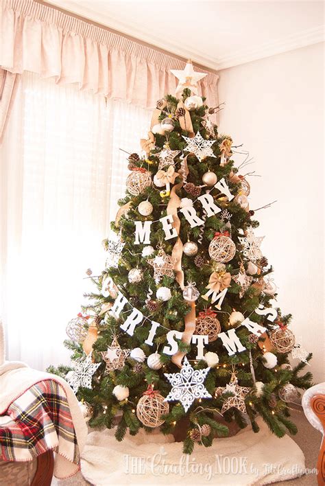 Rustic star home decor for rustic country home decor. 17 Stunning Christmas Tree Decorating Ideas That are ...