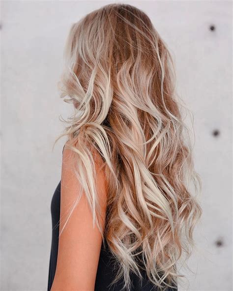Long Blonde Beach Waves These Stunning Curls Really Show Off Those
