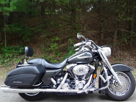 Read road king classic standard review and check out specifications, features, colors and other details such as engine specs. 2006 Harley-Davidson FLHRSI Road King Custom - Moto ...