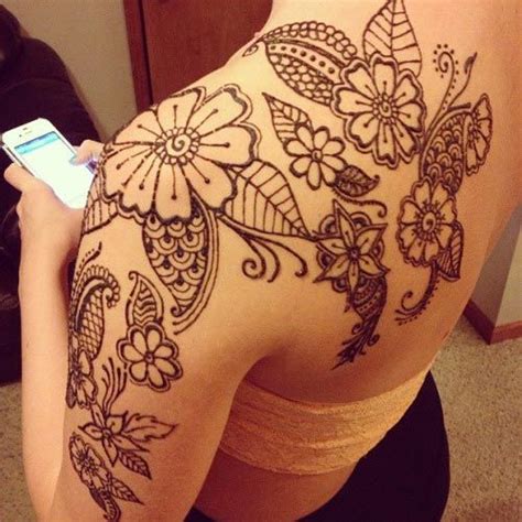 20 Best Shoulder Mehndi Designs For Those Who Love To Get Idea