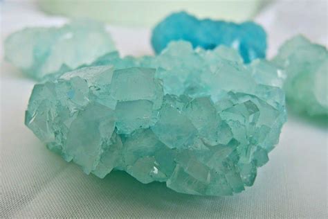 Borax Crystals How To Grow Giant Diy Borax Crystals Diy Crystal
