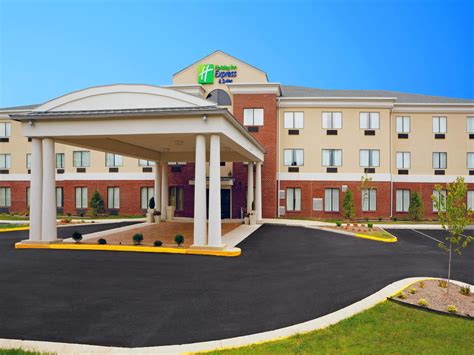 Holiday Inn Express & Suites Thornburg-S. Fredericksburg Hotel by IHG
