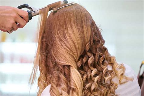 Five Quick And Easy Hair Curling Techniques