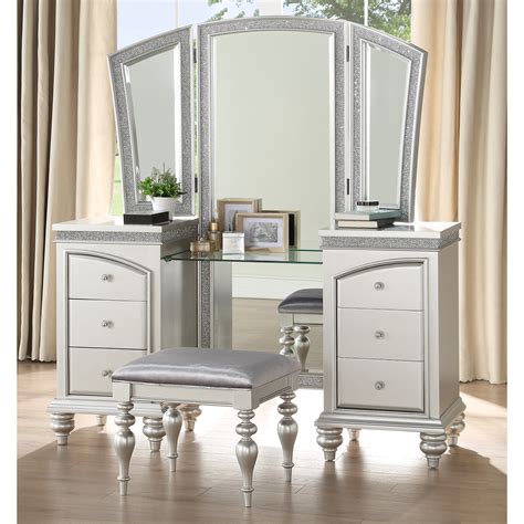Desks and makeup vanities typically have a lot of drawers. Acme Furniture Maverick Glam 6-Drawer Vanity Desk | Dream ...