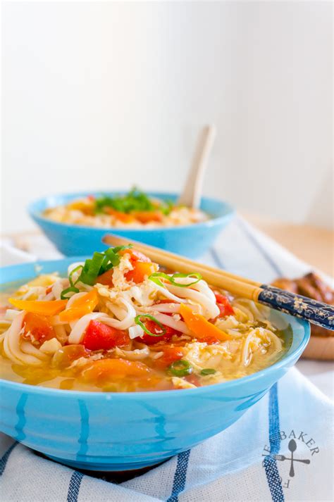 Cook until the you can smell the tomatoes. Chinese Tomato and Egg Noodle Soup (番茄鸡蛋面汤)