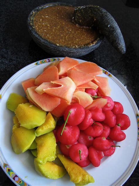 Ada 4 buah di satu ranting yg patah itu. Kreasi Dapur Iis Sukendar: Rujak Buah dan Asinan Buah