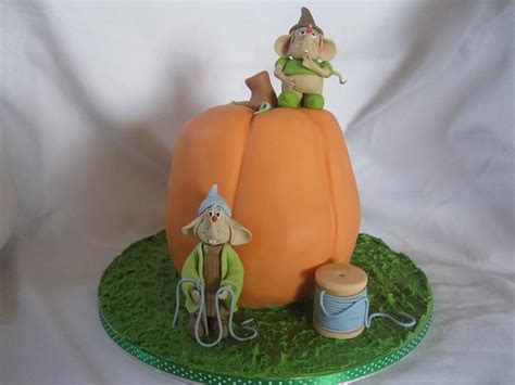 Cinderella Pumpkin Decorated Cake By Jen Lofthouse Cakesdecor