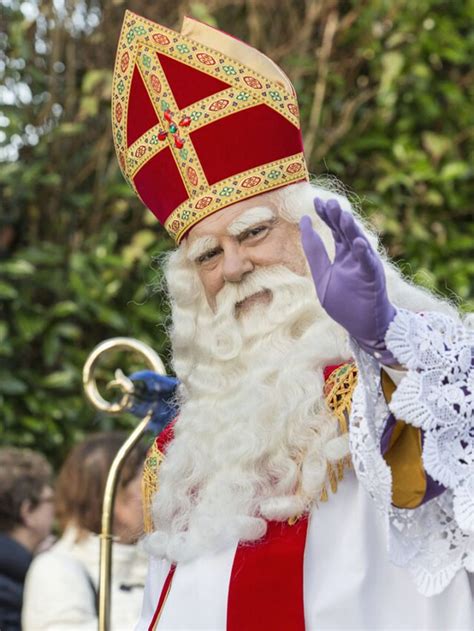 10 Popular Christmas Traditions Around The World Dairacademy