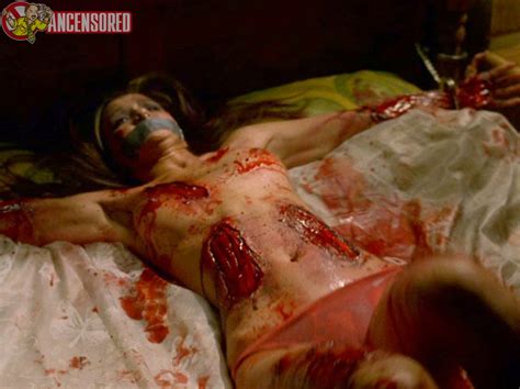 Crystal Lowe Nue Dans Masters Of Horror