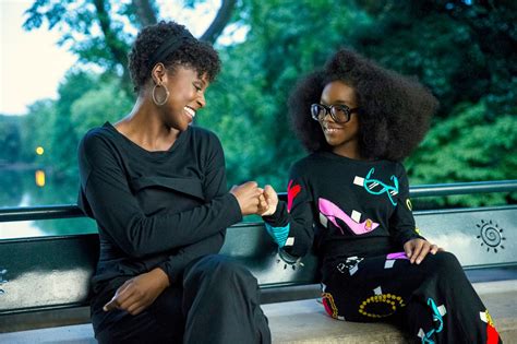 Berikut ini sinopsis film secret in bed with my boss. 'Little' Review: Dir. Tina Gordon (2019)