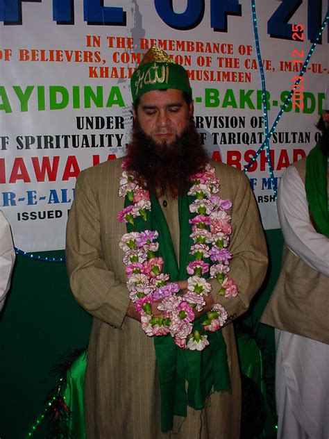 Stoke C2003 Khawajah Sufi Arshad Sahib Standing For Salaatul Salaam
