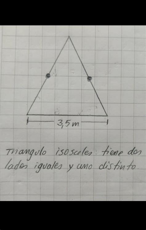 Construye un triángulo isosceles cuyo lado diferente mide cm ho Brainly lat