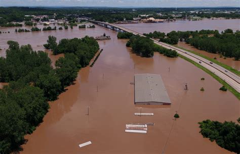 Record Floods Breach Arkansas Levee Overtop 2 In Missouri Pbs News