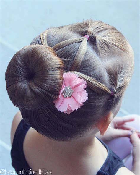 Die Besten 25 Toddler Dance Hair Ideen Auf Pinterest Kleinkind