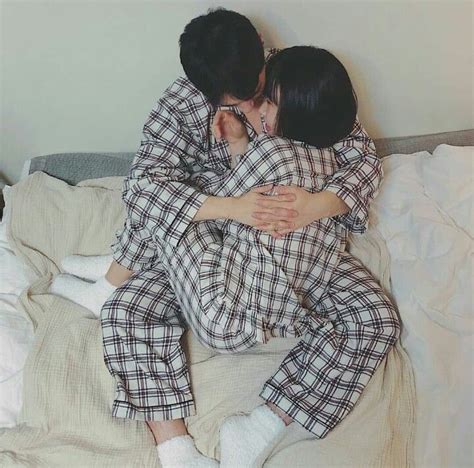 Pin By Cheisya Putri On Celebrities Couples Cuddling Couples Korean